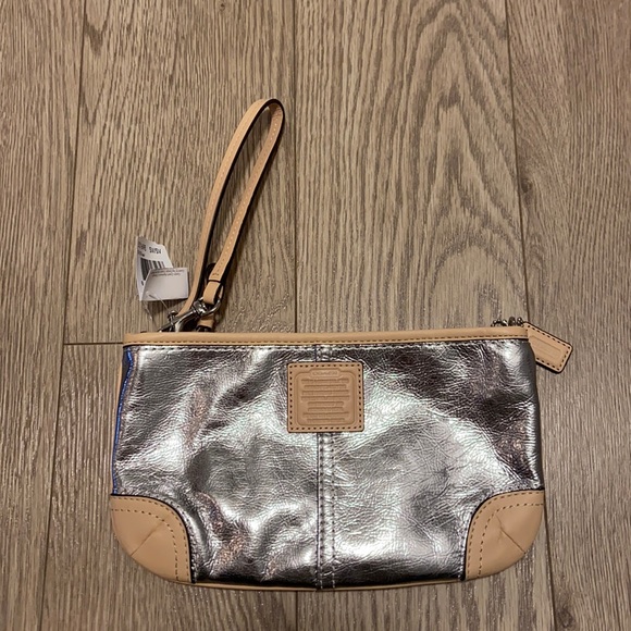 Brand new Coach wristlet - Picture 1 of 4